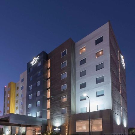 Microtel Inn & Suites By Wyndham Guadalajara Sur Palomar Экстерьер фото
