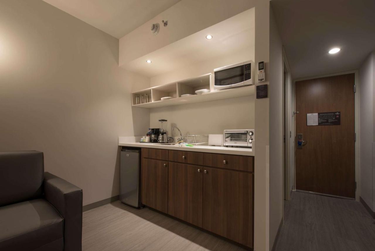 Microtel Inn & Suites By Wyndham Guadalajara Sur Palomar Экстерьер фото
